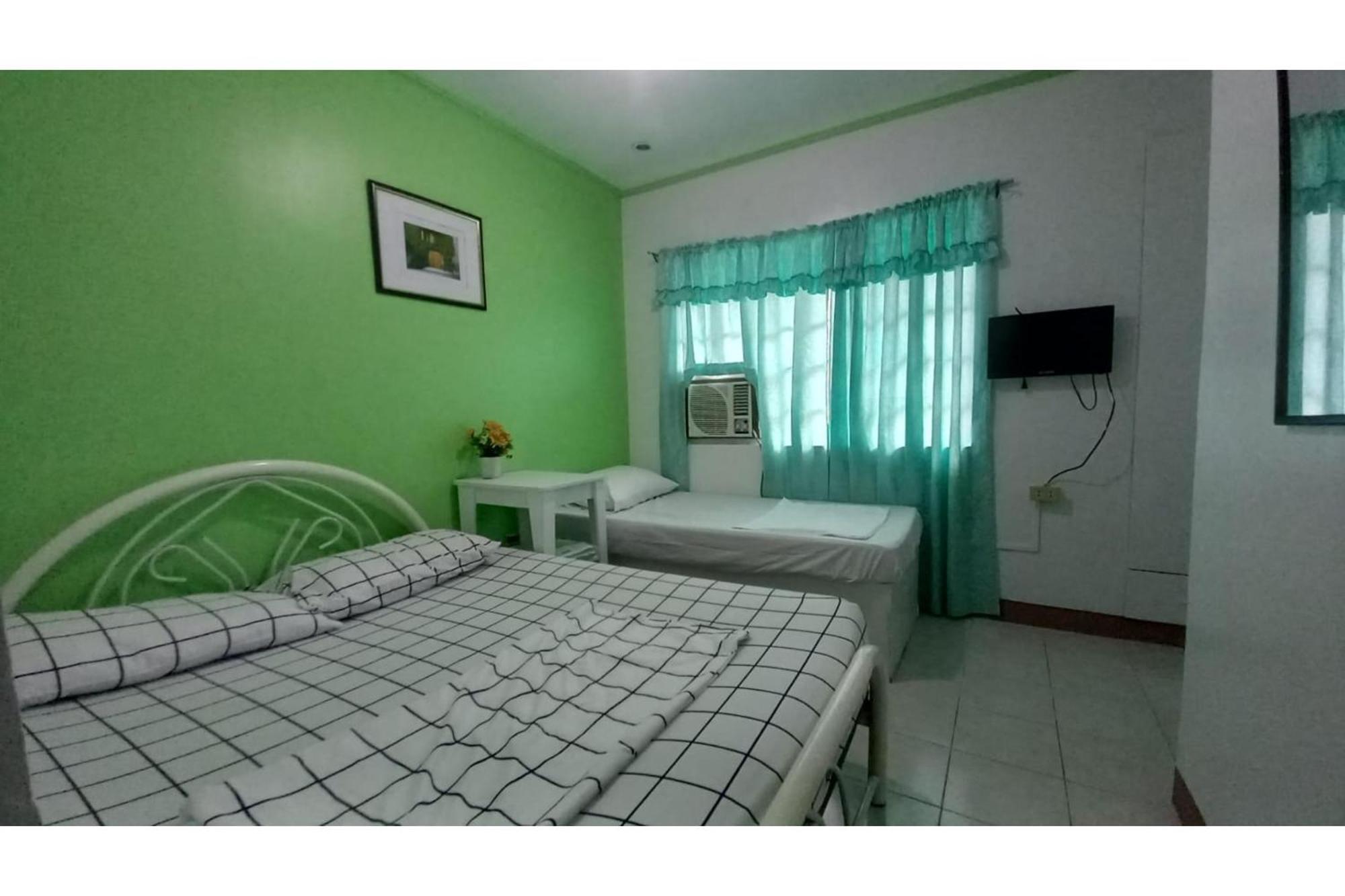 RedDoorz @ Jomckayl Apartelle Naga Zewnętrze zdjęcie