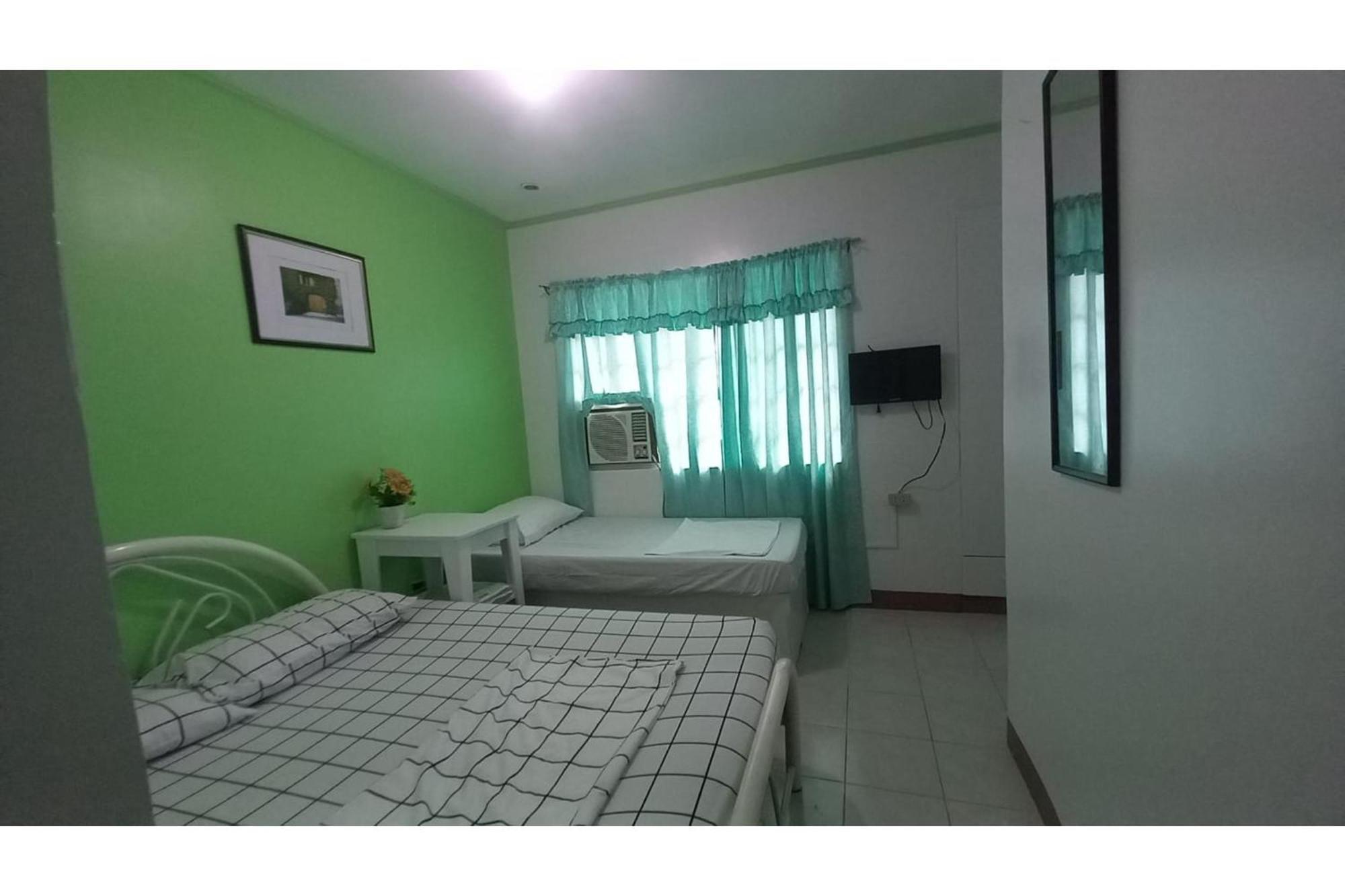 RedDoorz @ Jomckayl Apartelle Naga Zewnętrze zdjęcie