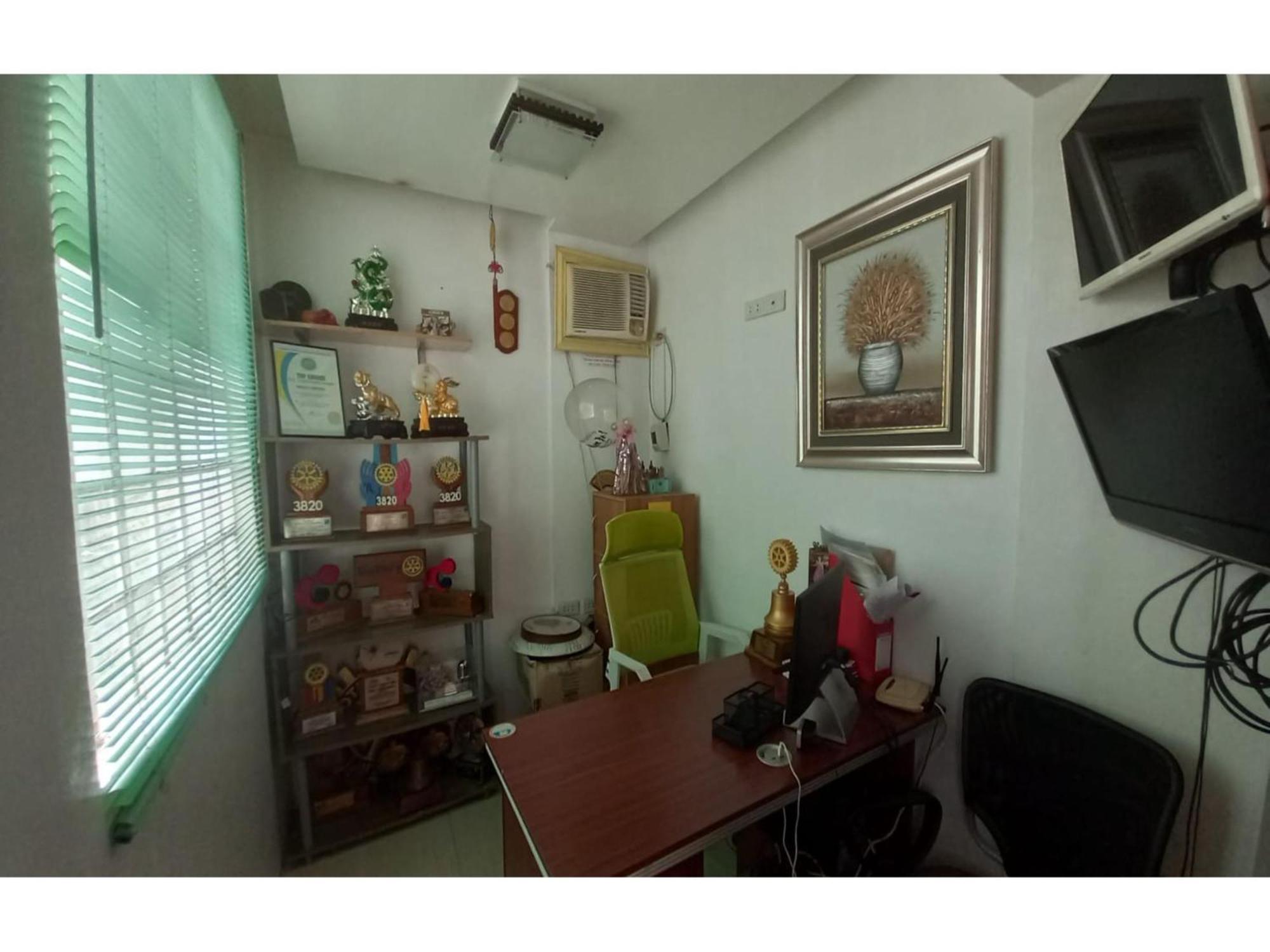 RedDoorz @ Jomckayl Apartelle Naga Zewnętrze zdjęcie